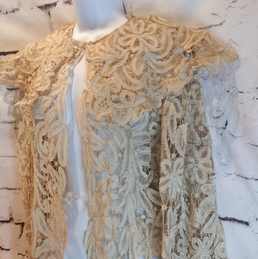 Beautiful VTG Lace Jacket - Picture 3 of 4